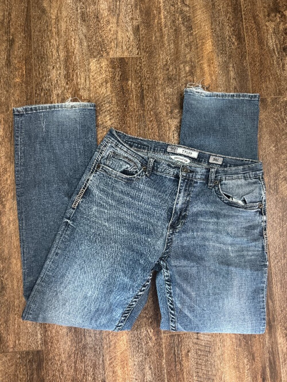 BKE Tyler Straight Leg Medium Wash Distressed Denim Jeans Size 34L